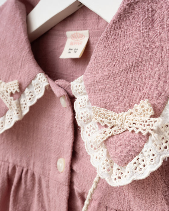 Dantel Detaylı Bebe Yaka Çantalı Bayramlık Keten Kız Bebek Elbise (9 Ay / 3 Yaş)