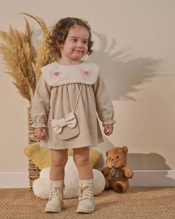 Nakış Detaylı Bebe Yaka Çantalı Bayramlık Keten Kız Bebek Elbise (6-9 Ay / 2-3 Yaş)