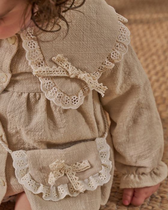 Dantel Detaylı Bebe Yaka Çantalı Bayramlık Keten Kız Bebek Elbise (9 Ay / 3 Yaş)