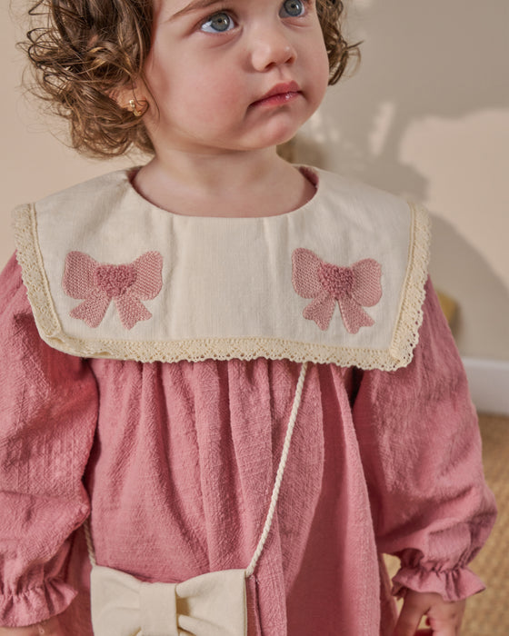 Nakış Detaylı Bebe Yaka Çantalı Bayramlık Keten Kız Bebek Elbise (6-9 Ay / 2-3 Yaş)