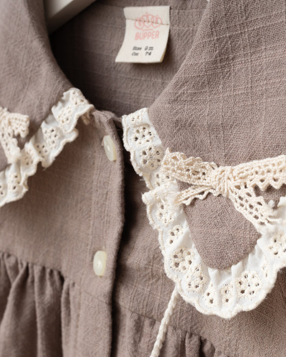 Dantel Detaylı Bebe Yaka Çantalı Bayramlık Keten Kız Bebek Elbise (9 Ay / 3 Yaş)